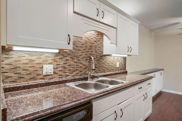 4201 Lakeside Avenue N 302, Brooklyn Center, MN 55429