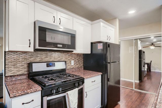4201 Lakeside Avenue N 302, Brooklyn Center, MN 55429