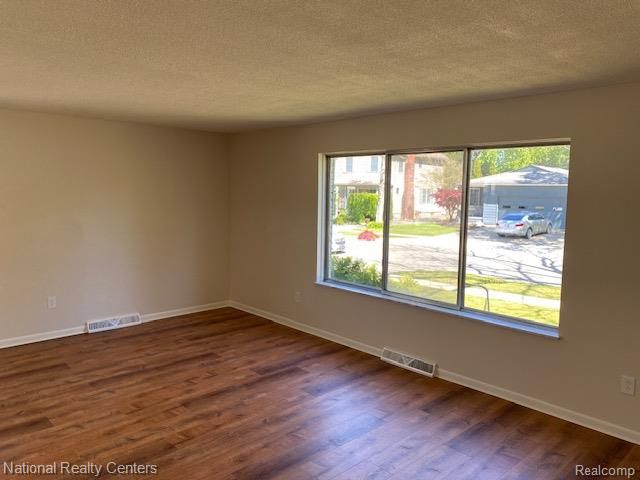 903 Roselawn Drive, Rochester, MI 48307