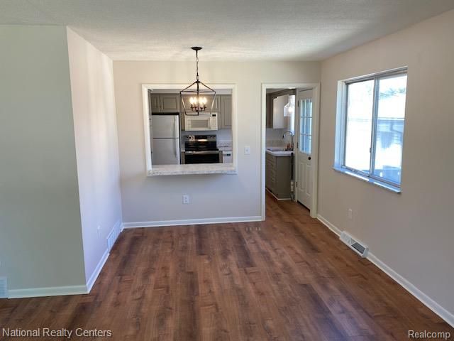 903 Roselawn Drive, Rochester, MI 48307