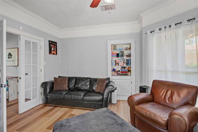 203 Teakwood Street, Lake Jackson, TX 77566