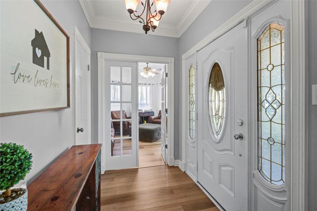 203 Teakwood Street, Lake Jackson, TX 77566