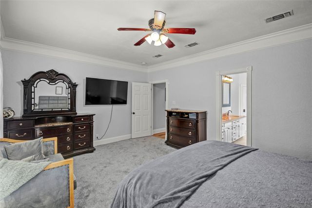 203 Teakwood Street, Lake Jackson, TX 77566