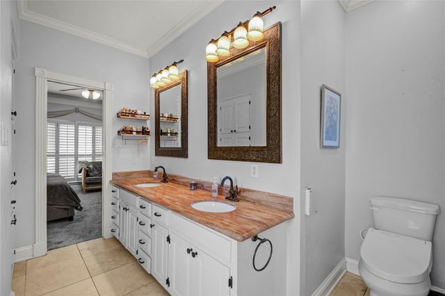 203 Teakwood Street, Lake Jackson, TX 77566