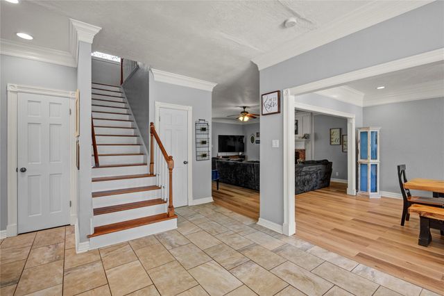 203 Teakwood Street, Lake Jackson, TX 77566