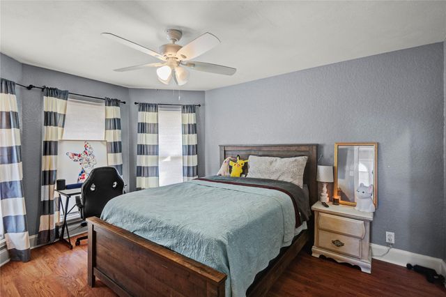 203 Teakwood Street, Lake Jackson, TX 77566