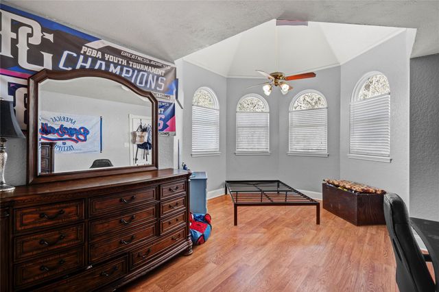 203 Teakwood Street, Lake Jackson, TX 77566