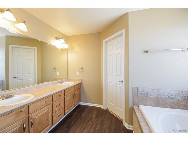 1148 S Duquesne Cir, Aurora, CO 80018
