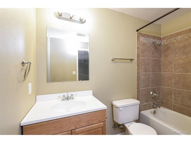 1148 S Duquesne Cir, Aurora, CO 80018