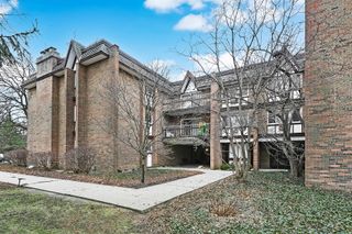 360 Claymoor Road 3G, Hinsdale, IL 60521