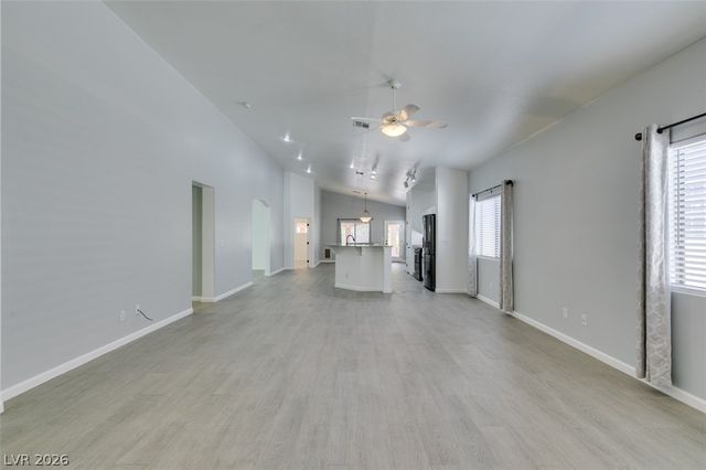 8111 Desert Cloud Avenue, Las Vegas, NV 89131