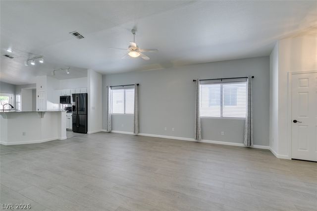 8111 Desert Cloud Avenue, Las Vegas, NV 89131