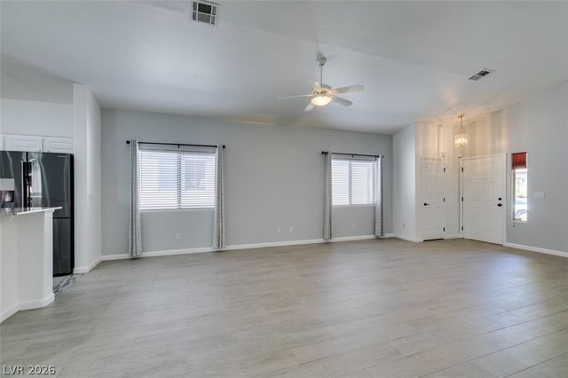 8111 Desert Cloud Avenue, Las Vegas, NV 89131