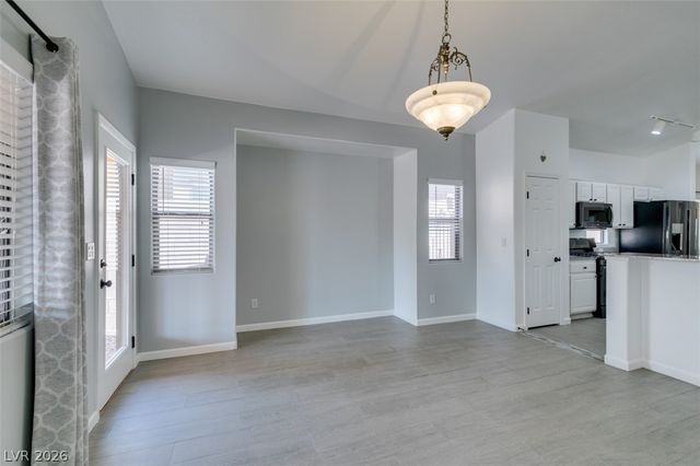 8111 Desert Cloud Avenue, Las Vegas, NV 89131