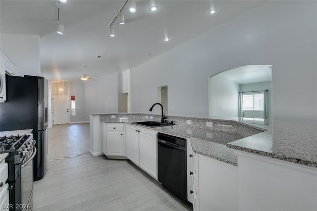 8111 Desert Cloud Avenue, Las Vegas, NV 89131