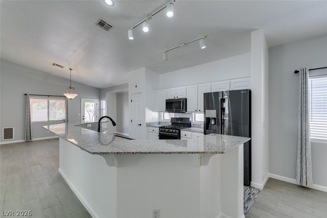 8111 Desert Cloud Avenue, Las Vegas, NV 89131