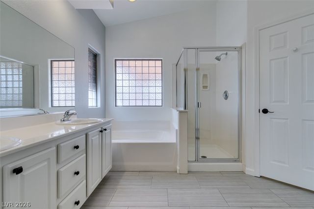 8111 Desert Cloud Avenue, Las Vegas, NV 89131