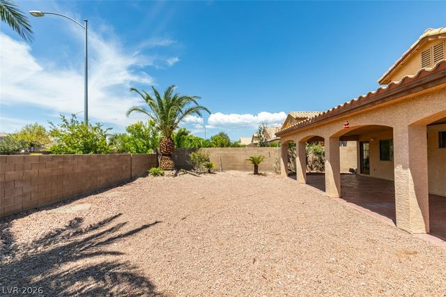 8111 Desert Cloud Avenue, Las Vegas, NV 89131