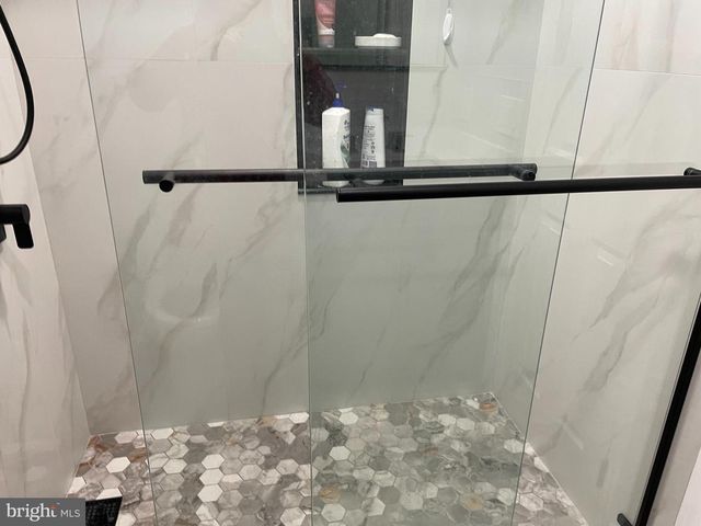 6 HARRIS CT, Lawrence Township, NJ 08648