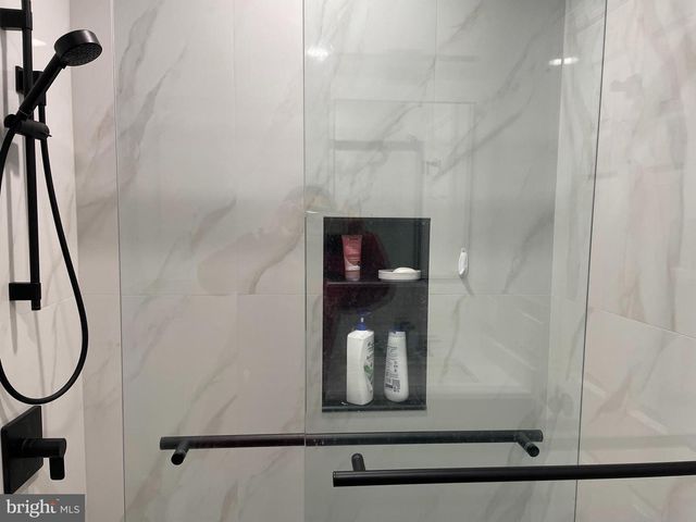 6 HARRIS CT, Lawrence Township, NJ 08648