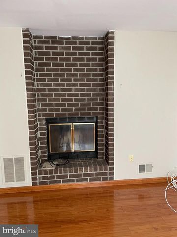 6 HARRIS CT, Lawrence Township, NJ 08648