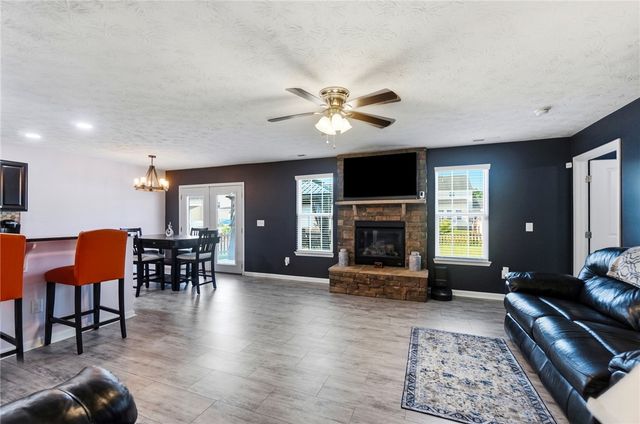 7101 Bluestream Drive, Tipp City, OH 45371