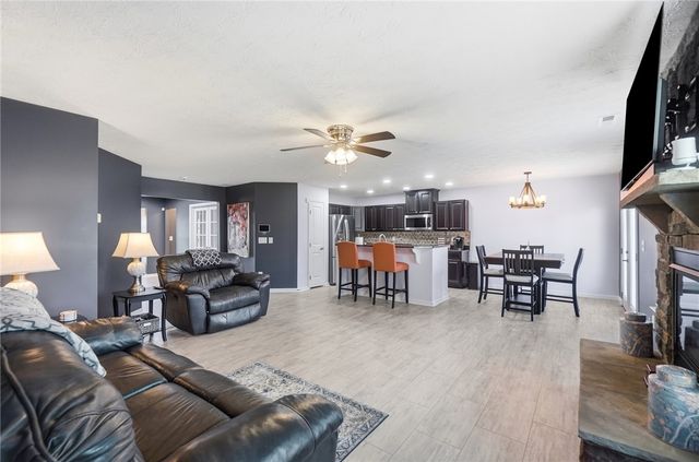 7101 Bluestream Drive, Tipp City, OH 45371