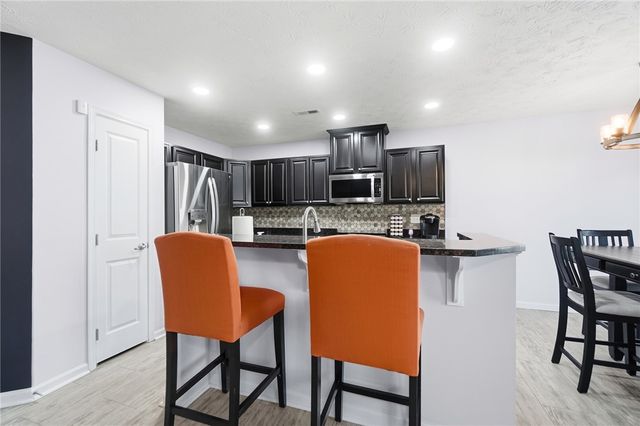 7101 Bluestream Drive, Tipp City, OH 45371