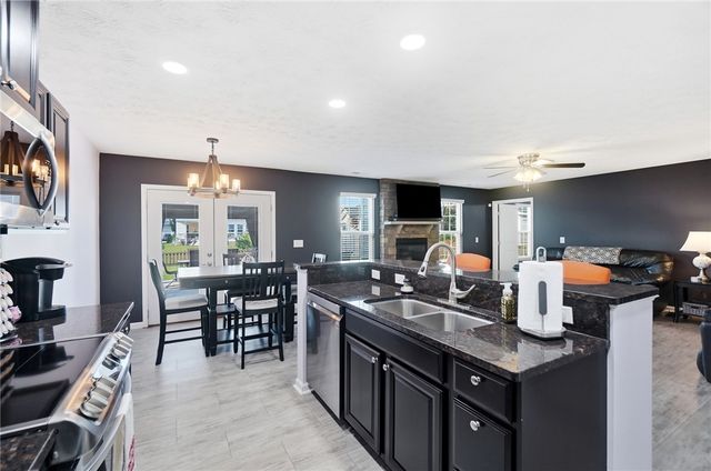 7101 Bluestream Drive, Tipp City, OH 45371