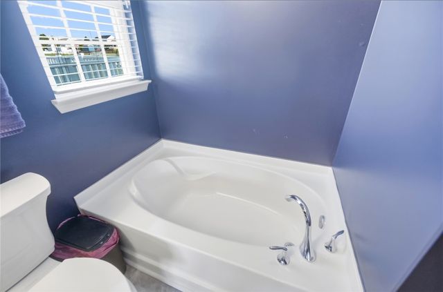 7101 Bluestream Drive, Tipp City, OH 45371