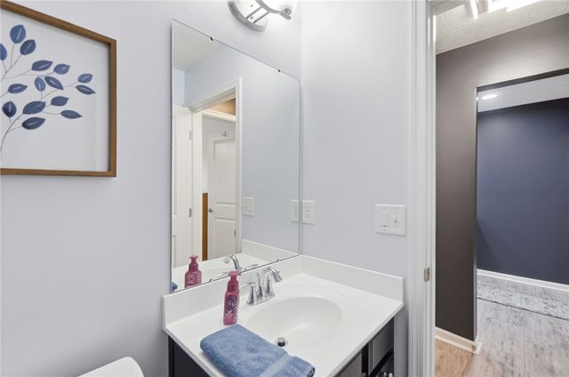 7101 Bluestream Drive, Tipp City, OH 45371