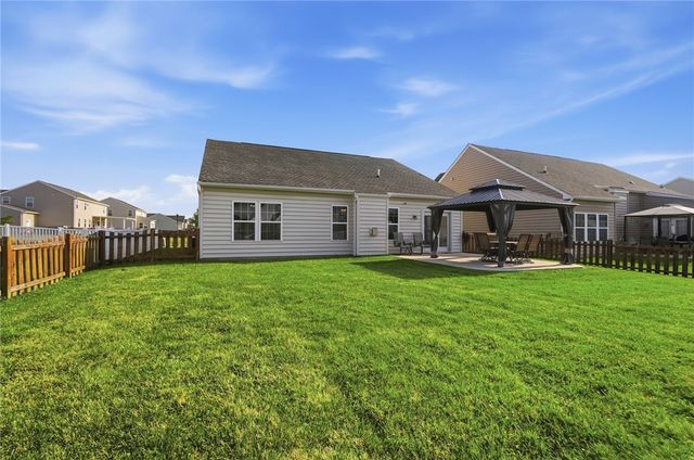 7101 Bluestream Drive, Tipp City, OH 45371