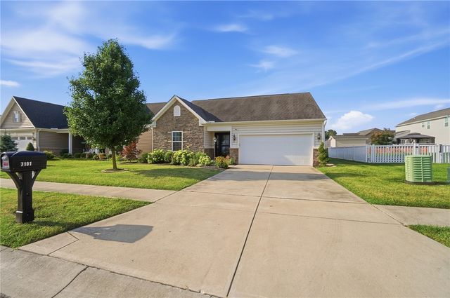 7101 Bluestream Drive, Tipp City, OH 45371