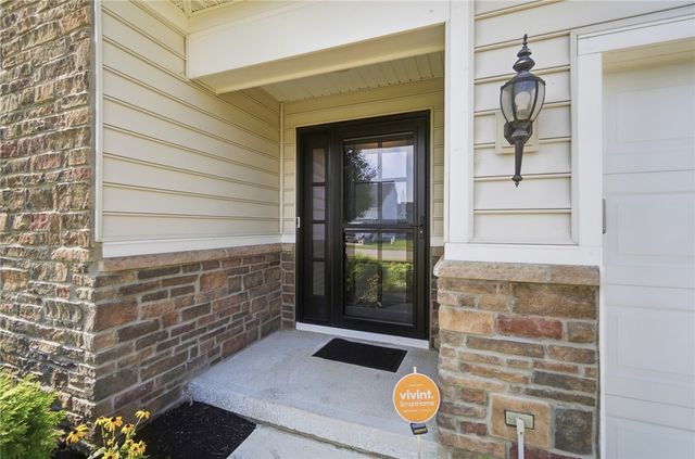 7101 Bluestream Drive, Tipp City, OH 45371