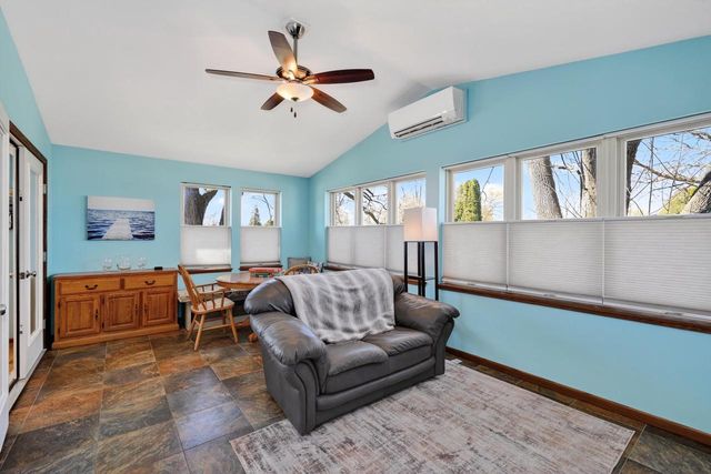 435 North Shore Drive, Belleville, WI 53508
