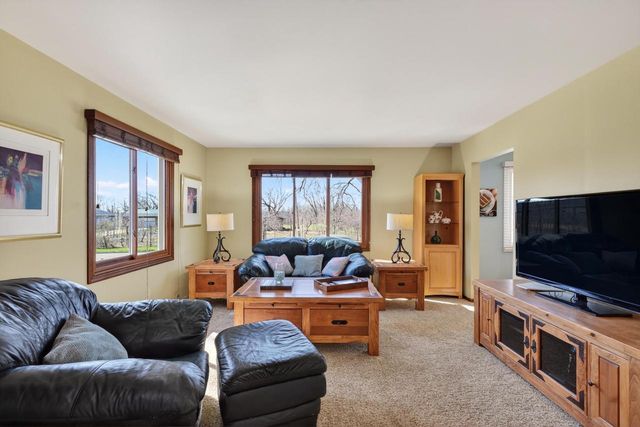 435 North Shore Drive, Belleville, WI 53508