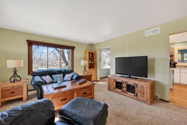 435 North Shore Drive, Belleville, WI 53508