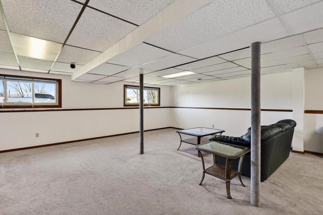 435 North Shore Drive, Belleville, WI 53508