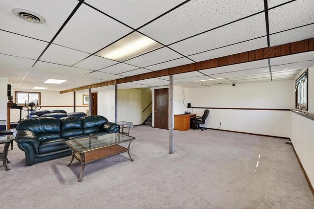 435 North Shore Drive, Belleville, WI 53508