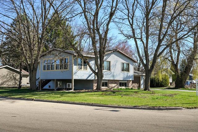 435 North Shore Drive, Belleville, WI 53508