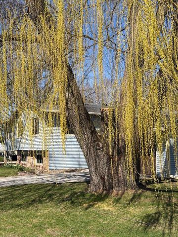 435 North Shore Drive, Belleville, WI 53508