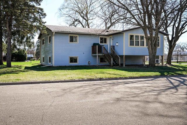 435 North Shore Drive, Belleville, WI 53508