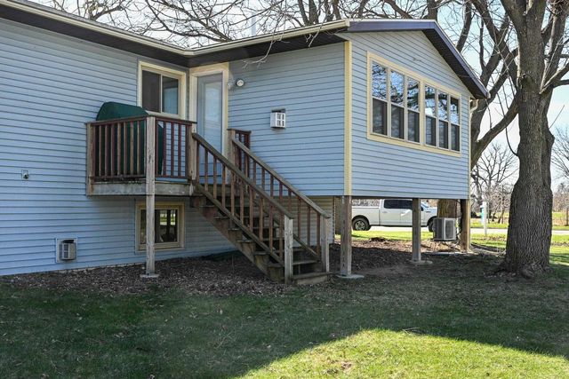 435 North Shore Drive, Belleville, WI 53508