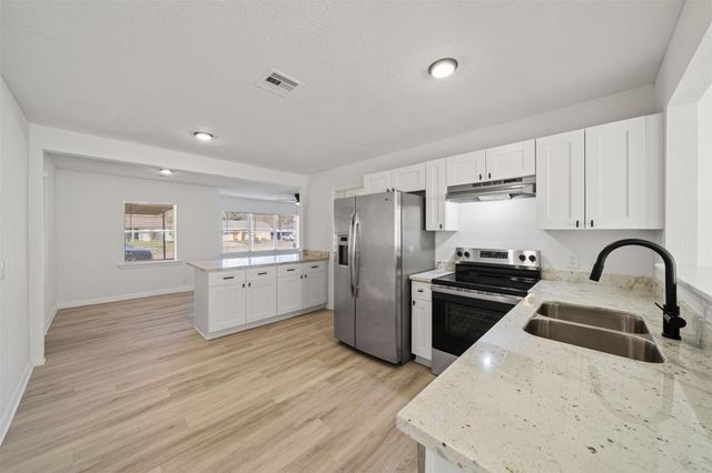 4601 W 43rd Street, Houston, TX 77092