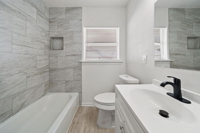 4601 W 43rd Street, Houston, TX 77092