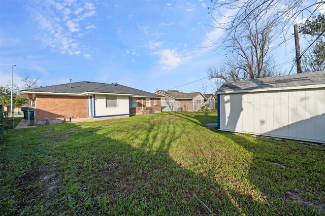 4601 W 43rd Street, Houston, TX 77092