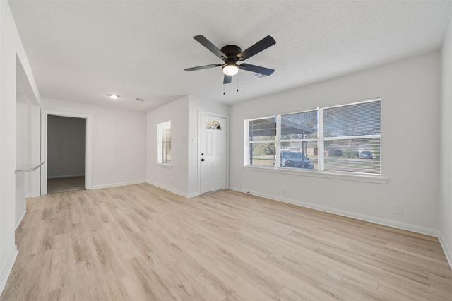 4601 W 43rd Street, Houston, TX 77092