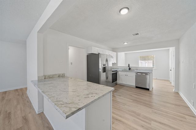 4601 W 43rd Street, Houston, TX 77092