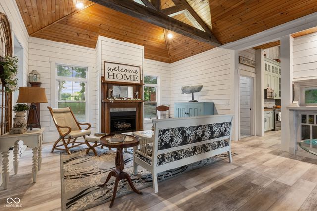 14000 W Lake Road, Seymour, IN 47274
