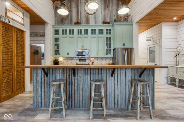 14000 W Lake Road, Seymour, IN 47274